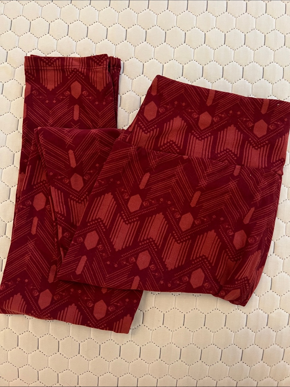 LuLaRoe Burgundy & Rust Geometric Leggings